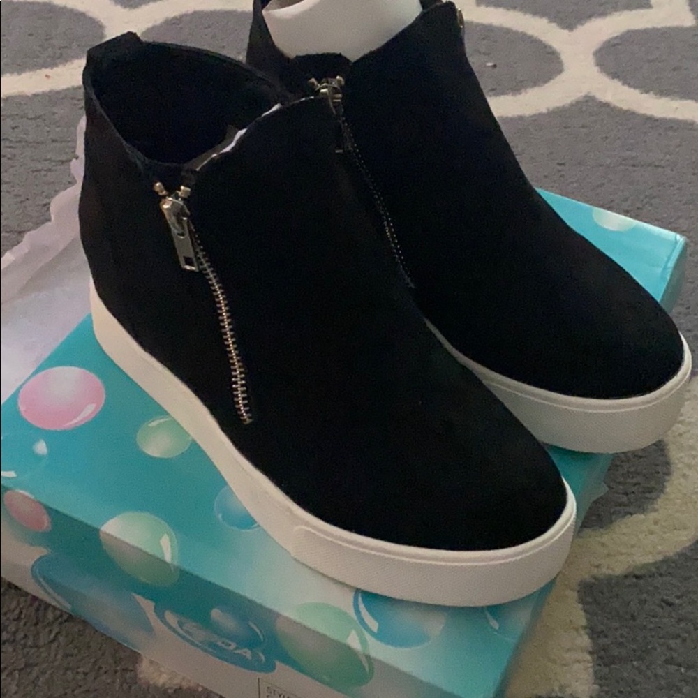 Brand New Sneaker Wedge